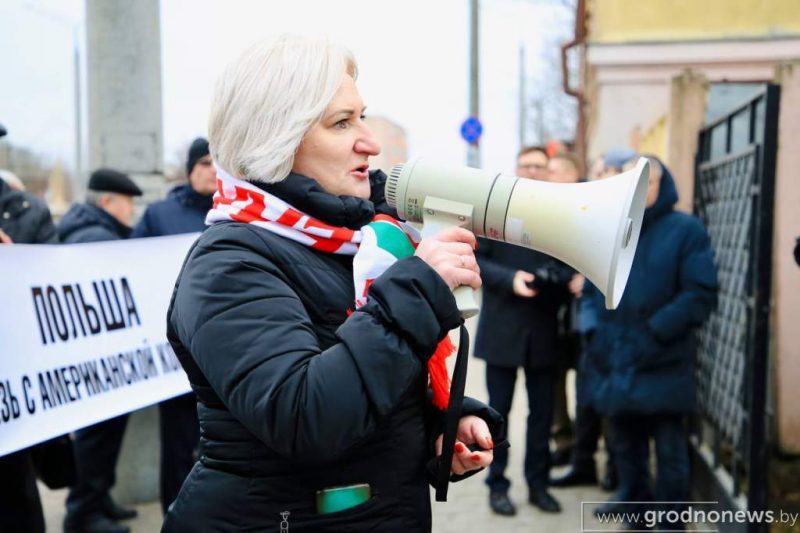 Неабыякавы БРСМ і актывіст кампартыі. Што за грамадзяне пікетавалі пад консульствам Польшчы супраць закрыцця "Бераставіцы"