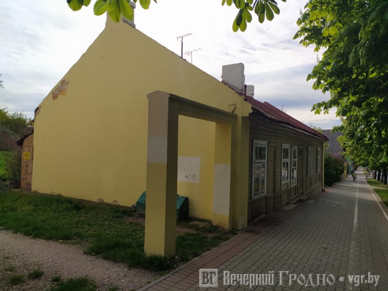 В Новом Свете почти полностью снесли дом, который собирались сохранить. Вот как его отстроят