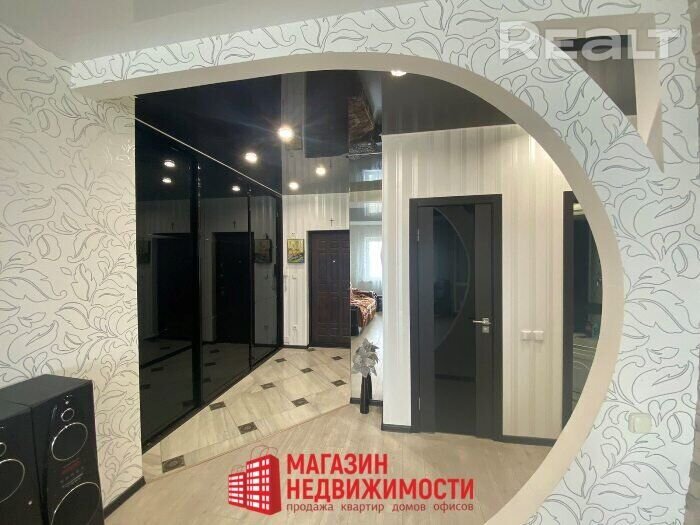 Нерухомасць тыдня: двухузроўневая кватэра прадаецца ў Гродне - з мэбляй, тэхнікай і відам на "Азот" Кватэра на Крамко