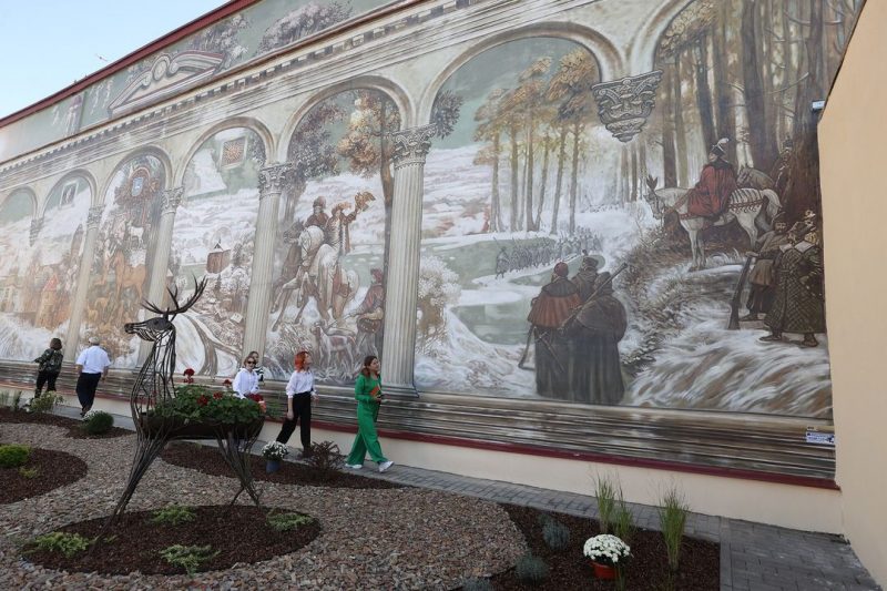 У цэнтры Гродна адкрылі новы гіганцкі мурал