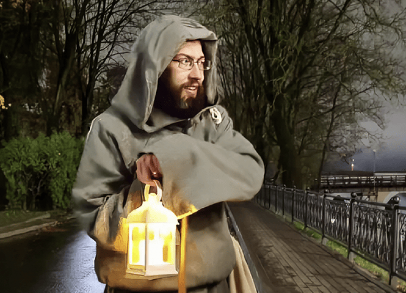 Интерактивные экскурсии, средневековый балахон и самые недооцененные места города. Гродненский экскурсовод рассказал о своей работе