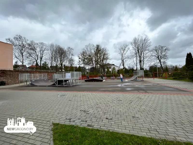 У Гродне з чацвёртай спробы адкрылі скейт парк. Дзе можна пакатацца?