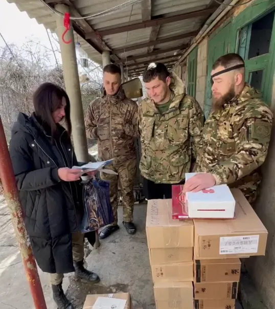 Ксенія Лебедзева перадае падарункі ад Гаўрыілы з Гродна