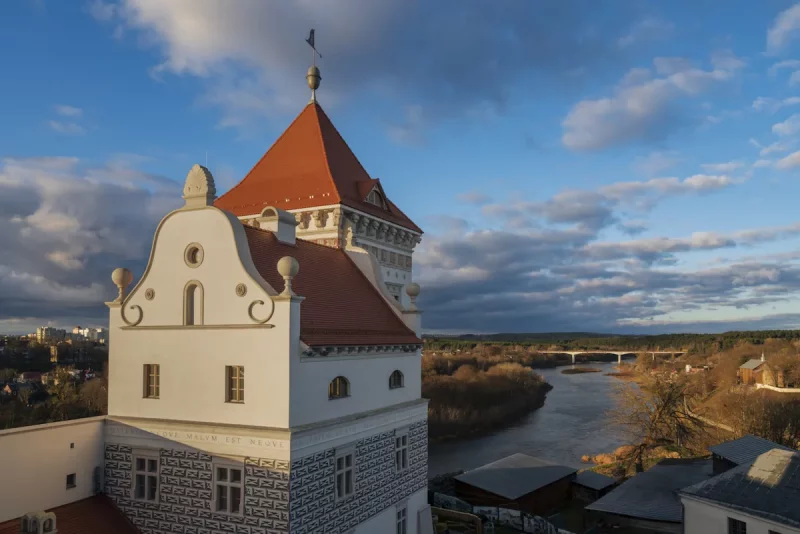 Стары замак у Гродне. Від на Нёман і мост. Фота: iStock