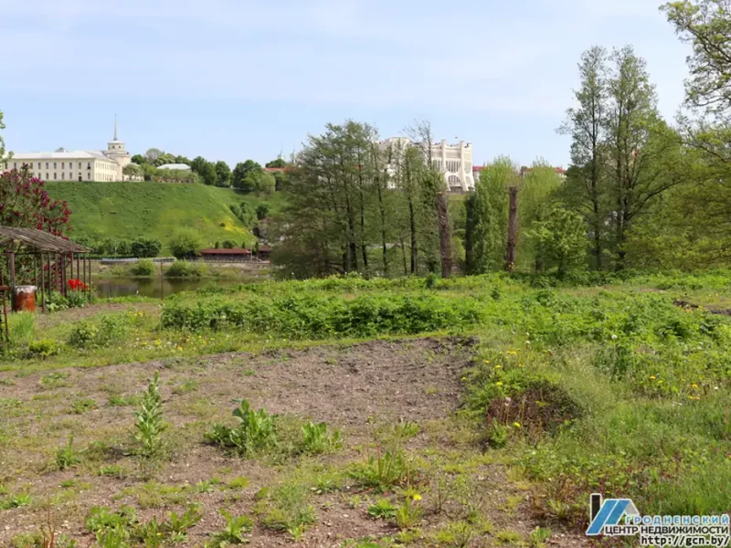 С видом на замки и драмтеатр: в Гродно можно купить участок на берегу Немана