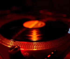 Бар VINYL.