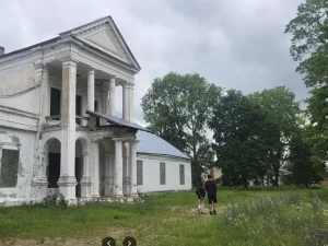 Тэрыторыя Маёнтка Падароск да таго, як яго забралі ва ўласніка.