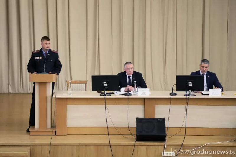 Чыноўнікі Гродзенскай вобласці змагаюцца з п'янствам на працы Чыноўнікі Гродзенскай вобласці змагаюцца з п'янствам на працы