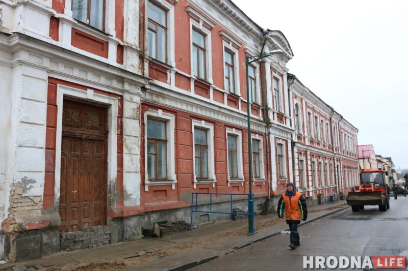 У былым скурвене на Васілька аднавілі старажытныя дзверы