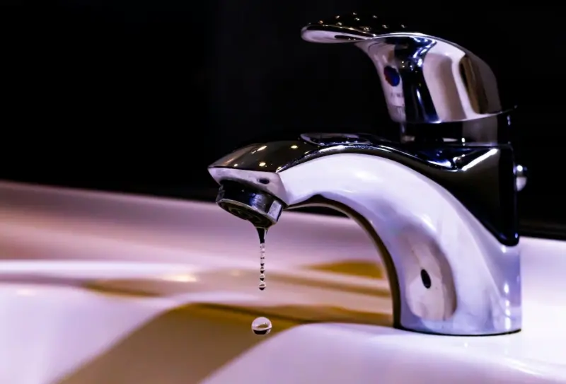 ЖКХ; проблемы с ЖКХ в Беларуси и Гродно; кран; вода