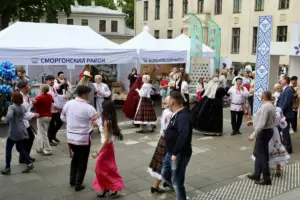 Сцэна, залітая вадой, і "пераапранутыя" украінцы. Што не спадабалася гродзенцам на Фестывалі нацыянальных культур? Сцэна, залітая вадой, і "пераапранутыя" украінцы. Што не спадабалася гродзенцам на Фестывалі нацыянальных культур?