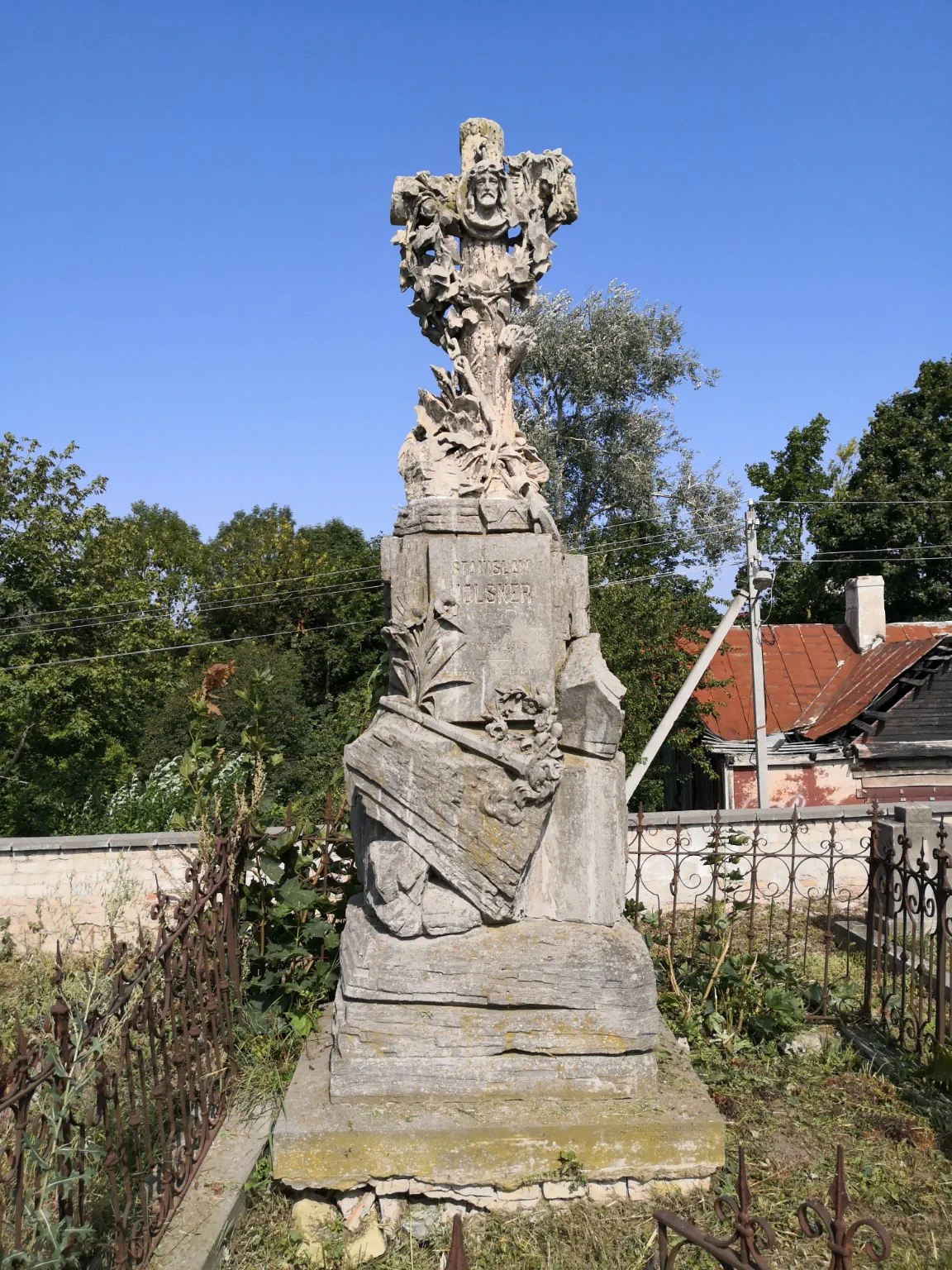 Помнік на магіле Холснера на старых каталіцкіх могілках у Гродне. Фота: graves.by