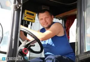 Механізатар з пратэзам 15 гадоў кіраваў трактарам — цяпер медыкі з Гродна хочуць яму гэта забараніць Механізатар з пратэзам 15 гадоў кіраваў трактарам — цяпер медыкі з Гродна хочуць яму гэта забараніць