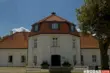 Каменныя бабы з украінскіх стэпаў, месца хрышчэння Шапэна і самы доўгі будынак Еўропы. Што паглядзець у ваколіцах Варшавы, калі ў вас ёсць правы кіроўцы