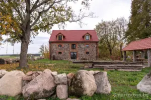 Пад Мастамі мужчына ператварыў стары свіран у гасцявы дом. На аднаўленне пайшлі ўсе назапашванні Амбар Мосты