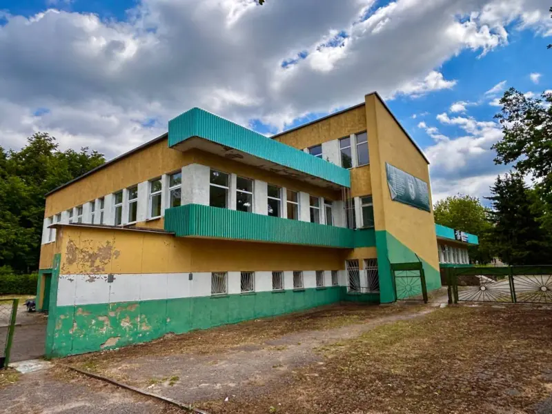 Аквапарк, гатэль ці школа веславання? У Лідзе прадаюць «Дом паляўнічага і рыбалова», а гараджане ўжо прыдумалі, як яго выкарыстоўваць