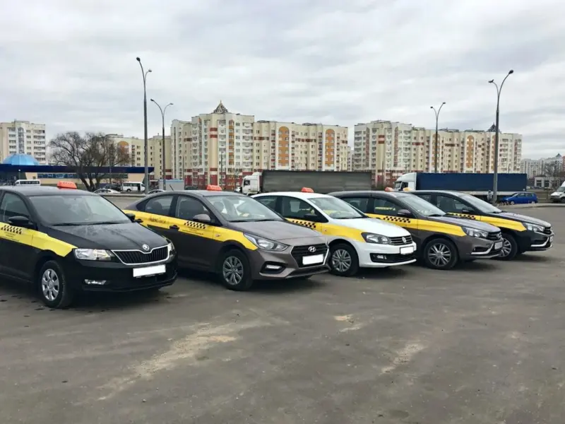 Сэрвіс "Яндэкс.Таксі" лёг - гродзенцы прапануюць альтэрнатывы